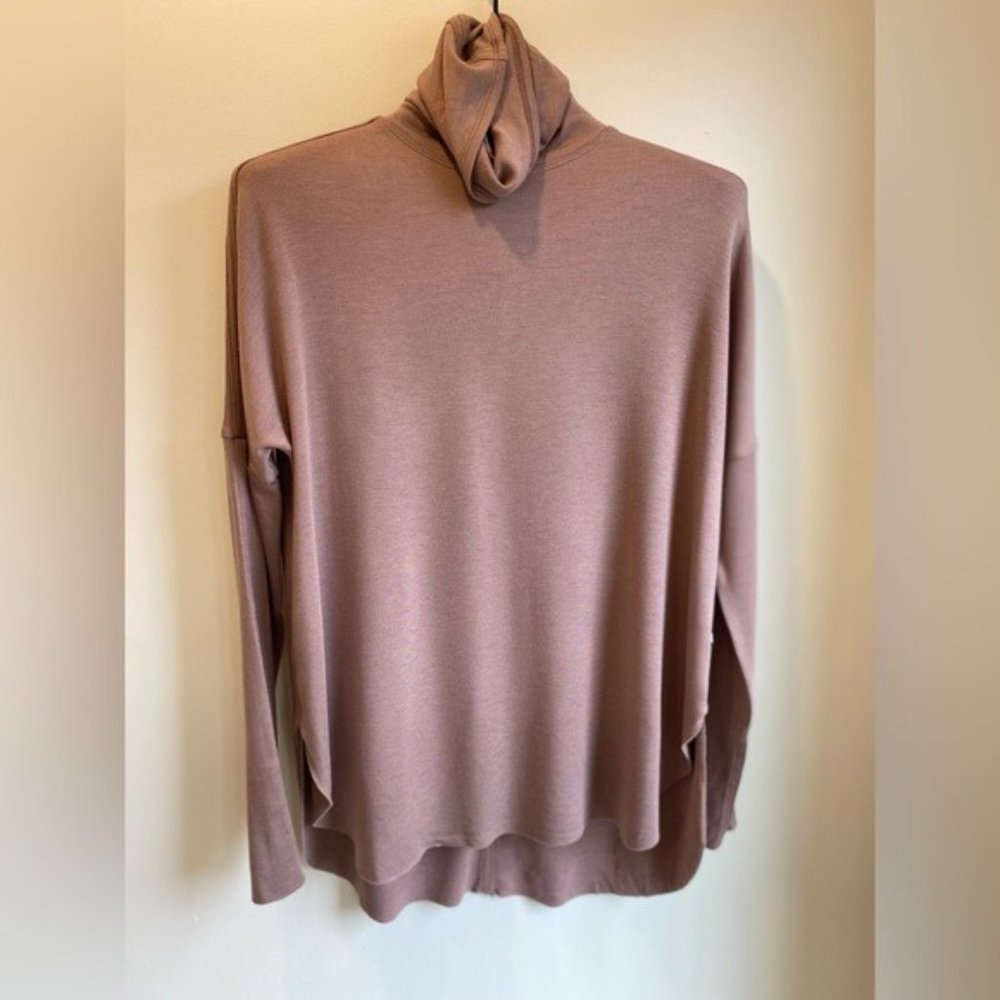 Kit and Ace Dusty Rose Turtleneck Sweater